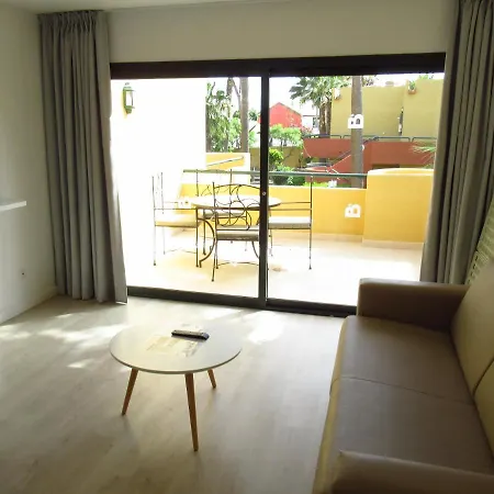 Garden Relax Apartments, By Comfortable Luxury Κοραλέχο